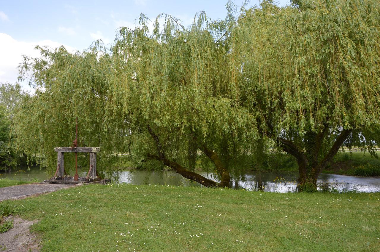 Logis Des Bessons Bed & Breakfast Migron Eksteriør bilde